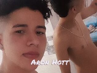 Aron_Hott