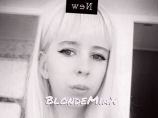 BlondeMiaX