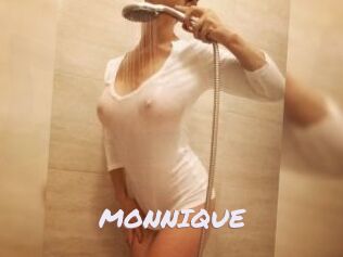MONNIQUE_