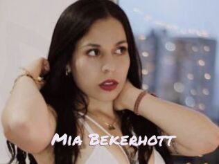 Mia_Bekerhott