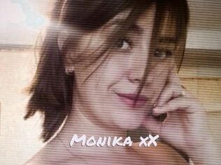 Monika_xX