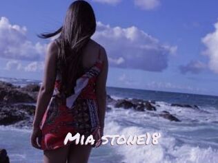 Mia_stone18