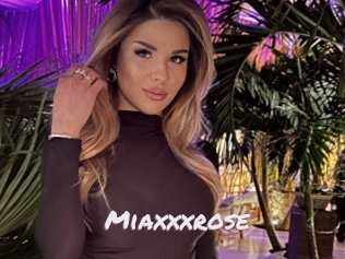 Miaxxxrose