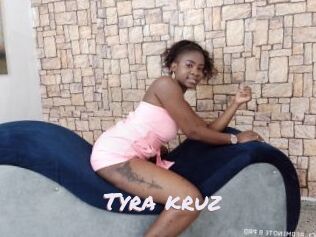 Tyra_kruz