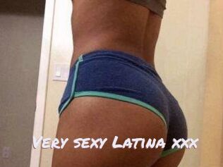Very_sexy_Latina_xxx
